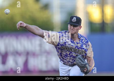 Biloxi, Mississippi, États-Unis. 27th juillet 2022. Biloxi Shuckers Pitcher TJ Shook (39) lors d'un match MiLB entre les Biloxi Shuckers et Montgomery biscuits au MGM Park à Biloxi, Mississippi. Bobby McDuffie/CSM/Alamy Live News Banque D'Images