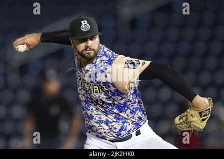 Biloxi, Mississippi, États-Unis. 27th juillet 2022. Lors d'un match MiLB entre les Shuckers Biloxi et les biscuits Montgomery au MGM Park à Biloxi, Mississippi. Bobby McDuffie/CSM/Alamy Live News Banque D'Images