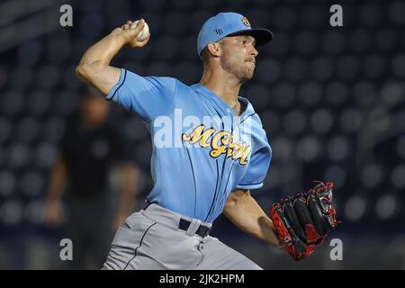 Biloxi, Mississippi, États-Unis. 27th juillet 2022. Josh Roberson, pichet de Montgomery biscuits (7) lors d'un match MiLB entre les Biloxi Shuckers et Montgomery biscuits au MGM Park à Biloxi, Mississippi. Bobby McDuffie/CSM/Alamy Live News Banque D'Images