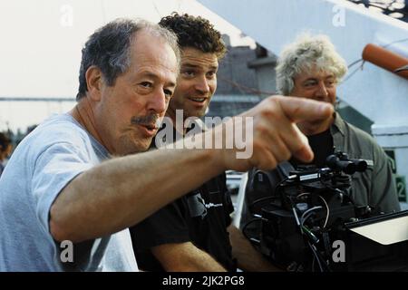 SCÈNE AVEC DENYS ARCAND, INVASION DES BARBARES : LES INVASIONS BARBARES : LES INVASIONS BARBARES, 2003, Banque D'Images