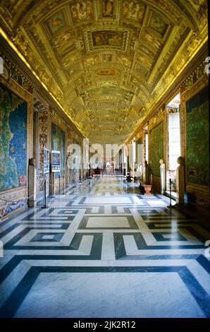 La Galerie de cartes dans le Musée du Vatican. Banque D'Images