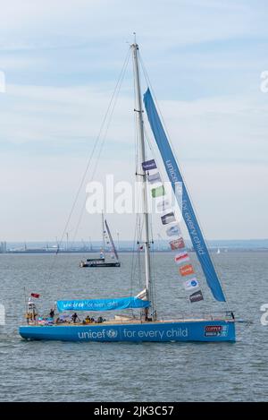 Southend on Sea, Essex, Royaume-Uni. 30th juillet 2022. La course de yacht Clipper Round the World a débuté sur l'estuaire de la Tamise en septembre 2019, mais a été interrompue à mi-chemin sur la route mondiale en raison de la pandémie de COVID 19. Au début de l'année, les yachts de course ont achevé la route 40 000nm jusqu'à la ligne d'arrivée dans l'estuaire de la Tamise, au large de Southend Pier, à l'aube. La course globale a été remportée par l'équipe de Qingdao. Équipe UNICEF après la course, a été arrimé prêt à se rendre à l'événement de célébration à Royal Albert Dock.11 équipes ont pris le parc dans des yachts identiques de 70 pieds Banque D'Images