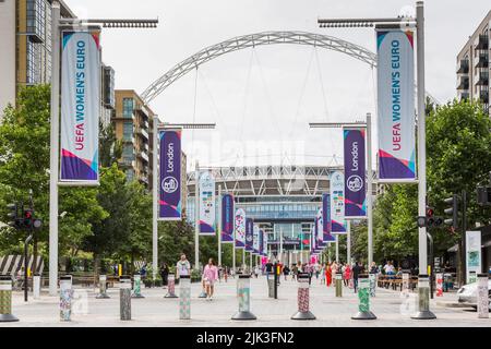 Wembley Stadium, Londres, Royaume-Uni. 30th juillet 2022.des bannières sont présentées sur la voie olympique avant la finale du Championnat d'Europe de football de l'UEFA féminin qui se tiendra demain au stade Wembley. Les Lionesses d'Angleterre ont battu la Suède 4-0 lors des demi-finales au début de cette semaine et affronteront l'Allemagne lors de la finale DE L'EURO des femmes de l'UEFA le dimanche 31 juillet 2022 au stade Wembley. Amanda Rose/Alamy Live News Banque D'Images