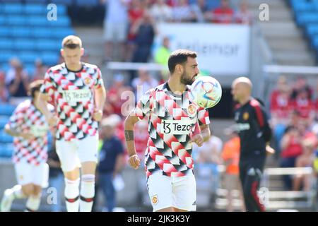 Oslo, Norvège, 30th juillet, Bruno Fernades de Manchester United pendant l'échauffement, crédit : Frode Arnesen/Alay Live News Banque D'Images