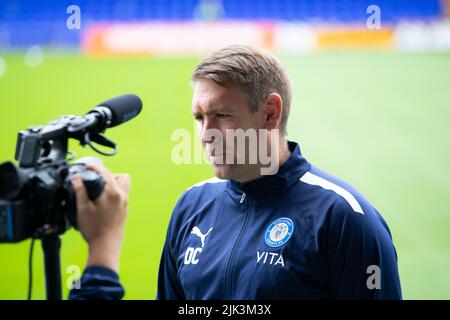 Stockport, Royaume-Uni. 30th juillet 2022. Dave Challinor, directeur du comté de Stockport, lors du match Sky Bet League 2 entre Stockport County et Barrow au stade Edgeley Park, Stockport, le samedi 30th juillet 2022. (Credit: Mike Morese | MI News) lors du match Sky Bet League 2 entre Stockport County et Barrow au stade Edgeley Park, Stockport, le samedi 30th juillet 2022. Banque D'Images
