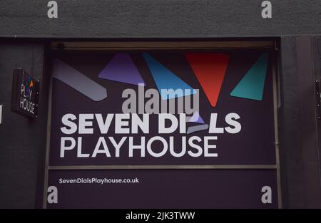 Vue extérieure du Seven Dials Playhouse, Londres, Royaume-Uni, 30 juillet 2022. Banque D'Images