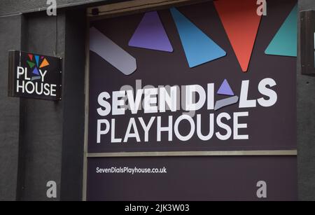 Extérieur du Seven Dials Playhouse, Londres, Royaume-Uni, 30 juillet 2022. Banque D'Images