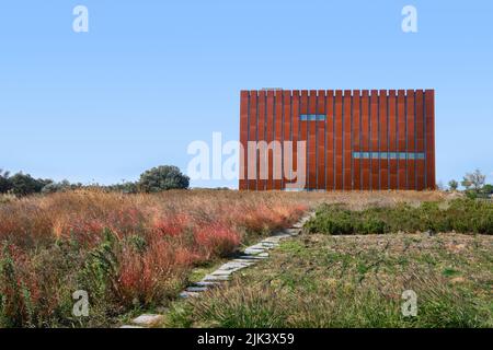 Canakkale, Turquie - 29 octobre 2021: Musée Troy, vue extérieure du nouveau musée de la ville antique de Troie avec façade en acier corten Banque D'Images