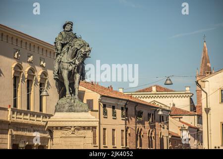 Rovigo, Italie Statue du cheval de Garibaldi Banque D'Images