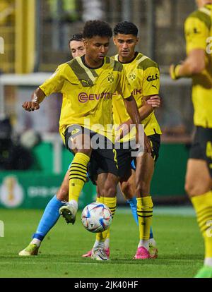 Munich, Allemagne. 29th juillet 2022. Karim Adeyemi, BVB 27 dans le match TSV 1860 MÜNCHEN - BORUSSIA DORTMUND 0-3 DFB Pokal Premier tour sur 29 juillet 2022 à Munich, Allemagne. Saison 2022/2023. Credit: Peter Schatz/Alay Live News Banque D'Images