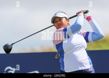 Irvine, Royaume-Uni. 30th juillet 2022. La troisième partie du Golf Trust Women's Scottish Golf a eu lieu avec 75 joueurs qui ont fait la coupe. De fortes pluies de nuit du vendredi au samedi ont permis d'obtenir un cours plus doux et plus d'essais. Image de LILIA vu en train de se présenter au crédit de 13th : Findlay/Alay Live News Banque D'Images