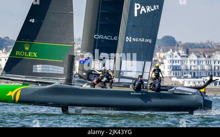 Plymouth, Royaume-Uni. 29th juillet 2022. L'Australie a été suivie par Tom Slingsby, vainqueur de la coupe AmericaÕs, lors de la course d'entraînement officielle 29 juillet. Grande-Bretagne SailGP à Plymouth, Royaume-Uni, le 29 juillet 2022. Photo de Phil Hutchinson. Utilisation éditoriale uniquement, licence requise pour une utilisation commerciale. Aucune utilisation dans les Paris, les jeux ou les publications d'un seul club/ligue/joueur. Crédit : UK Sports pics Ltd/Alay Live News Banque D'Images