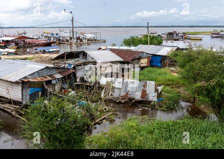 Port de Bellavista à Nanay, sur la rivière Nanay à Iquitos, Perur Banque D'Images