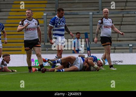 Leeds, Royaume-Uni. 30th juillet 2022. Essayez Halifax lors du match de championnat Summer Bash Betfred entre Bradford Bulls et Halifax Panthers au stade Headingley, Leeds, Royaume-Uni, le 30 juillet 2022. Photo de Simon Hall. Utilisation éditoriale uniquement, licence requise pour une utilisation commerciale. Aucune utilisation dans les Paris, les jeux ou les publications d'un seul club/ligue/joueur. Crédit : UK Sports pics Ltd/Alay Live News Banque D'Images