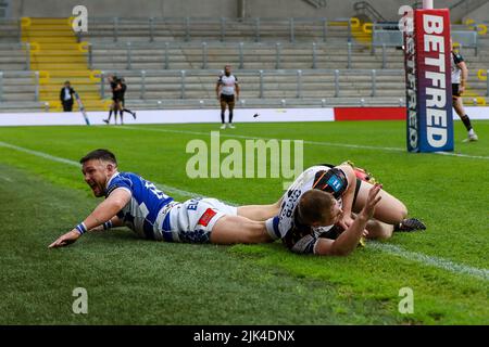 Leeds, Royaume-Uni. 30th juillet 2022. *** Essayez Celebration Halifax pendant le match du championnat d'été Bash Betfred entre Bradford Bulls et Halifax Panthers au stade Headingley, Leeds, Royaume-Uni, le 30 juillet 2022. Photo de Simon Hall. Utilisation éditoriale uniquement, licence requise pour une utilisation commerciale. Aucune utilisation dans les Paris, les jeux ou les publications d'un seul club/ligue/joueur. Crédit : UK Sports pics Ltd/Alay Live News Banque D'Images