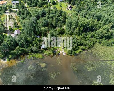 Photos du drone de glamping dans la forêt Banque D'Images