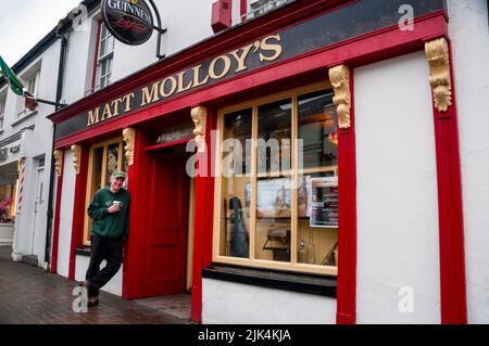 Célèbre lieu de musique irlandaise et pub Mat Molloy's à Westport, en Irlande. Banque D'Images