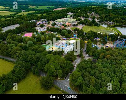 Alton Towers photos aériennes de l'air, y compris Nemesis, Smiler, David Walliims, Sonic Spinball Whizzer, The Towers, RITA, 13, Enterprize(SBNO) Drone Banque D'Images