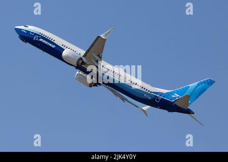 Boeing 737 MAX 10 exposé au Farnborough Air Show 2022. Elle aura besoin de secours de la législation sur la réforme de la certification si elle n'est pas certifiée d'ici 31/12 Banque D'Images