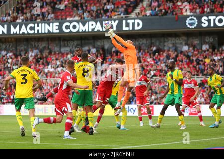 Middlesbrough, Royaume-Uni. 30th juillet 2022West le gardien de but de Bromm David Button se met à la balle lors du match du championnat Sky Bet entre Middlesbrough et West Bromwich Albion au stade Riverside, à Middlesbrough, le samedi 30th juillet 2022. (Credit: Michael Driver | MI News) Credit: MI News & Sport /Alamy Live News Credit: MI News & Sport /Alamy Live News Banque D'Images