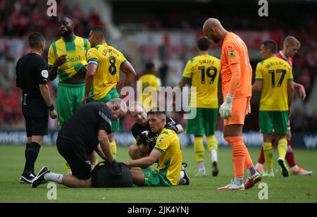 Middlesbrough, Royaume-Uni. 30th juillet 2022West le Dara O'Shea de Bromm reçoit un traitement lors du match de championnat Sky Bet entre Middlesbrough et West Bromwich Albion au stade Riverside, à Middlesbrough, le samedi 30th juillet 2022. (Credit: Michael Driver | MI News) Credit: MI News & Sport /Alamy Live News Credit: MI News & Sport /Alamy Live News Banque D'Images