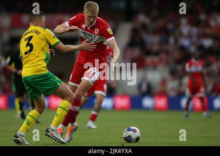 Middlesbrough, Royaume-Uni. 30th juillet 2022West Brom's Conor Townsend fouls Josh Coburn de Middlesbrough lors du match de championnat Sky Bet entre Middlesbrough et West Bromwich Albion au stade Riverside, Middlesbrough, le samedi 30th juillet 2022. (Credit: Michael Driver | MI News) Credit: MI News & Sport /Alamy Live News Credit: MI News & Sport /Alamy Live News Banque D'Images