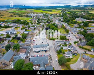 Vue aérienne du centre de la ville de Dornoch à Sutherland, Écosse, Royaume-Uni Banque D'Images