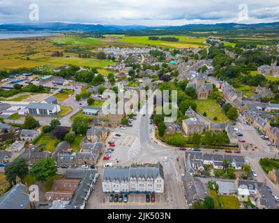 Vue aérienne du centre de la ville de Dornoch à Sutherland, Écosse, Royaume-Uni Banque D'Images