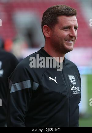 Middlesbrough, Royaume-Uni. 30th juillet 2022West Alex Bruce, entraîneur de Bromm, lors du match de championnat Sky Bet entre Middlesbrough et West Bromwich Albion au stade Riverside, à Middlesbrough, le samedi 30th juillet 2022. (Credit: Michael Driver | MI News) Credit: MI News & Sport /Alamy Live News Credit: MI News & Sport /Alamy Live News Banque D'Images