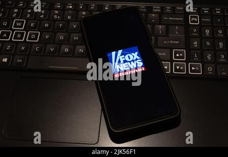 fox news Channel logo sur mobile phone , Sydney Australie 30 juillet 2022 Banque D'Images