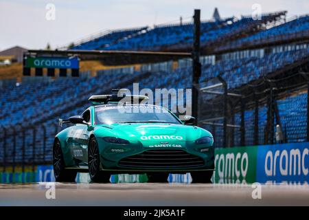 Budapest, Hongrie. 28th juillet 2022. Voiture de sécurité F1, Aston Martin Vantage, Grand Prix de Hongrie F1 à Hungaroring sur 28 juillet 2022 à Budapest, Hongrie. (Photo par HIGH TWO) Credit: dpa/Alay Live News Banque D'Images