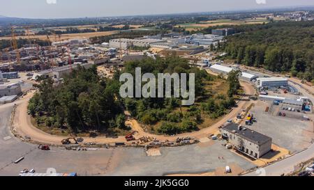 Darmstadt, Allemagne. 20th juillet 2022. Le chantier de construction du centre d'accélérateur 'Fair' est situé aux portes de la ville des sciences. Le GSI Helmholtz Centre for Heavy Ion Research exploite des installations d'accélérateurs de particules. Actuellement, le centre international des accélérateurs 'Fair' est en cours de construction à Darmstadt. À l'installation, la matière peut être étudiée dans des conditions extrêmes. Credit: Andreas Arnold/dpa/Alay Live News Banque D'Images