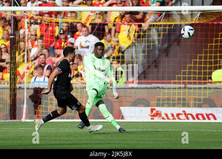 Gardien de but de Lens Brice Samba pendant le match de football amical d'avant-saison entre RC Lens (RCL) et West Ham United FC sur 30 juillet 2022 au Stade Bolaert-Delelis à Lens, France - photo Jean Catuffe / DPPI Banque D'Images