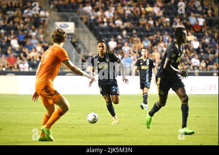 Chester, Pennsylvanie, États-Unis. 30th juillet 2022. 30 juillet 2022, Chester PA-Philadelphia le SYNDICAT JESUS BUENO (20) pousse le ballon sur le terrain pendant le match contre le FC Dynamo de Houston au parc Subaru (Credit image: © Ricky Fitchett/ZUMA Press Wire) Banque D'Images