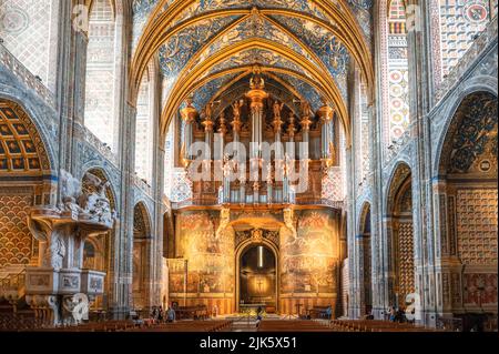 L'intérieur à la décoration higly de la cathédrale Sainte-Cécile à Albi, France Banque D'Images