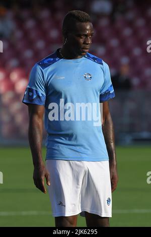 SALERNO, ITALIE - JUILLET 30 : Mario Balotelli d'Adana Demirspire pendant le Trophée Angelo Iervolino avec Adana Demirspire, Reggina 1914 et US Salernitana à Banque D'Images