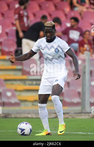 SALERNO, ITALIE - JUILLET 30 : David Akintola d'Adana Demirspire pendant le Trophée Angelo Iervolino avec Adana Demirspire, Reggina 1914 et US Salernitana à S. Banque D'Images