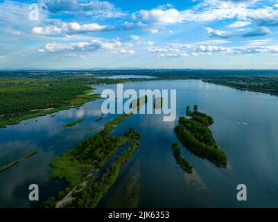 Pogoria IV lac dans Dabrowa Górnicza vue aérienne. Destination touristique populaire à Zaglebie. Voïvodeship de Silésie, Pologne. Banque D'Images