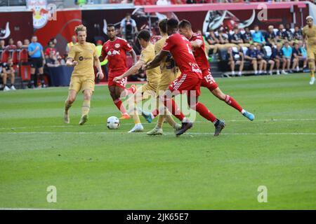 Harrison, NJ, États-Unis. 31st juillet 2022. (SPO) Red Bull contre Barcelone dans un match amical. 30 juillet 2022, New Jersey, Etats-Unis: Un match de football amical entre Barcelone d'Espagne et Red Bull- New York à la Red Bull Arena du New Jersey avec une capacité de vente. Barcelone a gagné le jeu 2-0, avec des buts de Ousmane Dembele et Memphis Depay.Credit: Jose Francisco/TheNews2 (Credit image: © Jose Francisco/TheNEWS2 via ZUMA Press Wire) Credit: ZUMA Press, Inc./Alay Live News Banque D'Images