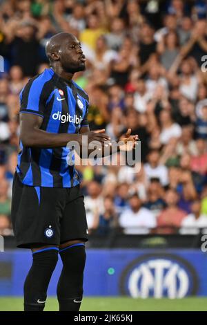 Foto Massimo Paolone/Lapresse 30 Luglio 2022 Cesena - Ritiro pré-Campionato stagione 2022-2023 - Inter vs Olympique Lyonnais - partita amichevole - Stadio Orogel Dino Manuzzi Foto: Romelu Lukaku (FC Internazionale Milano) si dispera 30 juillet 2022 Cesena - retraite de presse pour la saison 2022-2023 - Inter vs Olympique Lyonnais - match amical - Stade Orogel Dino Manuzzi dans le pic: Romelu Lukaku (FC Internazionale Milano) est desperates Banque D'Images