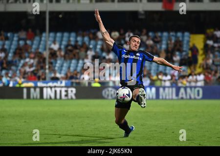 Foto Massimo Paolone/Lapresse 30 Luglio 2022 Cesena - Ritiro pré-Campionato stagione 2022-2023 - Inter vs Olympique Lyonnais - partita amichevole - Stadio Orogel Dino Manuzzi Foto: Robin Gosens (FC Internazionale Milano) à l'azione 30 juillet 2022 Cesena - retraite du Preseason pour la saison 2022-2023 - Inter vs Olympique Lyonnais - match amical - Stade Orogel Dino Manuzzi sur la photo: Robin Gosens (FC Internazionale Milano) en action Banque D'Images