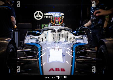 Londres, Royaume-Uni. 31st juillet 2022. Londres, Royaume-Uni. 31st juillet 2022. VANDOORNE Stoffel (bel), Mercedes-EQ Silver Arrow 02, cabine de pilotage portrait, boîte lors de l'ePrix de Londres 2022, réunion 9th du Championnat du monde de Formule E de la FIA ABB 2021-22, sur Excel Londres de 30 juillet à 31, à Londres, Royaume-Uni - photo Clément chance/DPPI crédit: DPPI Media/Alay Live News crédit: DPPI Media/Alamy Live News Banque D'Images
