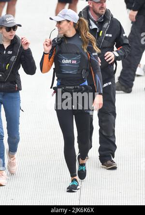 31 juillet 2022. Londres, Royaume-Uni. La duchesse de Cambridge rejoint la 1851Trust et l'équipe de SailGP de Grande-Bretagne à Plymouth. Crédit : Doug Peters/EMPICS/Alamy Live News Banque D'Images