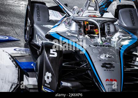 Londres, Royaume-Uni. 31st juillet 2022. 05 VANDOORNE Stoffel (bel), Mercedes-EQ Silver Arrow 02, action lors de l'ePrix de Londres 2022, 9th rencontre du Championnat du monde de Formule E de la FIA ABB 2021-22, sur l'Excel Londres de 30 juillet à 31, à Londres, Royaume-Uni - photo: Germain Hazard/DPPI/LiveMedia crédit: Independent photo Agency/Alay Live News Banque D'Images