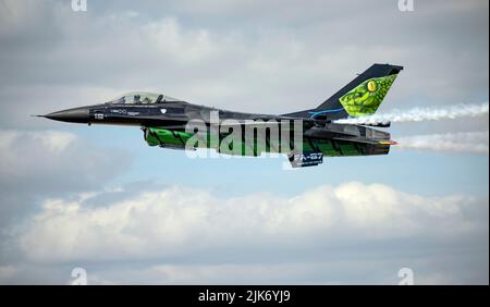 Ecran Belge Air Component Solo, avec écran F-16AM Fighting Falcon « Dream Viper » au Royal International Air Tattoo Banque D'Images