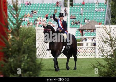 Danielle Heath sur Forgeland Hydepark remporte le championnat Brereton Supreme Hack lors du spectacle équestre international de Longines au All England Jumping course, Hickstead, Royaume-Uni, le 30 juillet 2022. Photo de Ken Sparks. Utilisation éditoriale uniquement, licence requise pour une utilisation commerciale. Aucune utilisation dans les Paris, les jeux ou les publications d'un seul club/ligue/joueur. Crédit : UK Sports pics Ltd/Alay Live News Banque D'Images