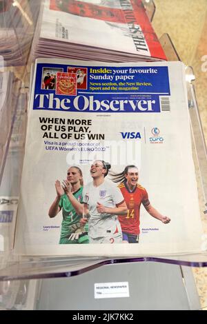 Football féminin UEFA Euro 2022 Euro 2022 Angleterre / Allemagne final The observer journal titre Lionesses première page 31 juillet Londres UK Banque D'Images