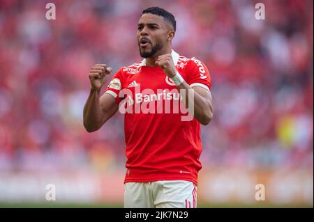 Porto Alegre, Brésil. 31st juillet 2022. Wanderson d'Internacional célèbre son but pendant le match entre Internacional et Atletico Mineiro, pour la ronde 20th de la Campeonato Brasileiro Serie A 2022, à l'Estadio Beira-Rio, ce dimanche 31. (Max Peixoto/SPP) crédit: SPP Sport Press photo. /Alamy Live News Banque D'Images