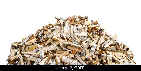 Pile de bois de chauffage haché de bouleau isolé sur blanc Banque D'Images