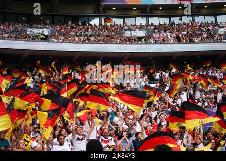 Londres, Royaume-Uni. 31st juillet 2022. Londres, Angleterre, 31 juillet 2022: Fans de l'Allemagne lors de l'UEFA Womens Euro 2022 finale de football entre l'Angleterre et l'Allemagne au stade de Wembley, Angleterre. (Daniela Porcelli/SPP) crédit: SPP Sport presse photo. /Alamy Live News Banque D'Images